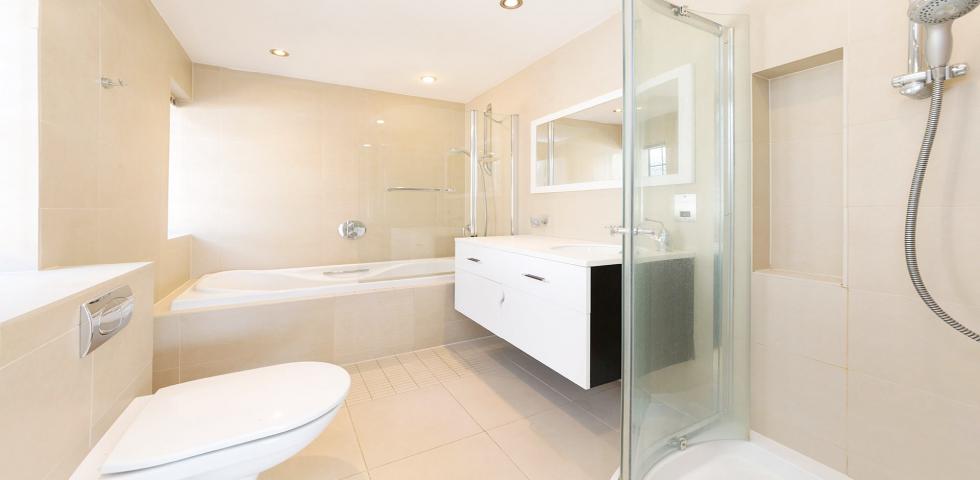 			NEW INSTRUCTION , 4 Bedroom, 1 bath, 1 reception Detached House			 Turner Close, HAMPSTEAD GARDEN SUBURB